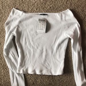 Brandy Melville off the shoulder ribbed top